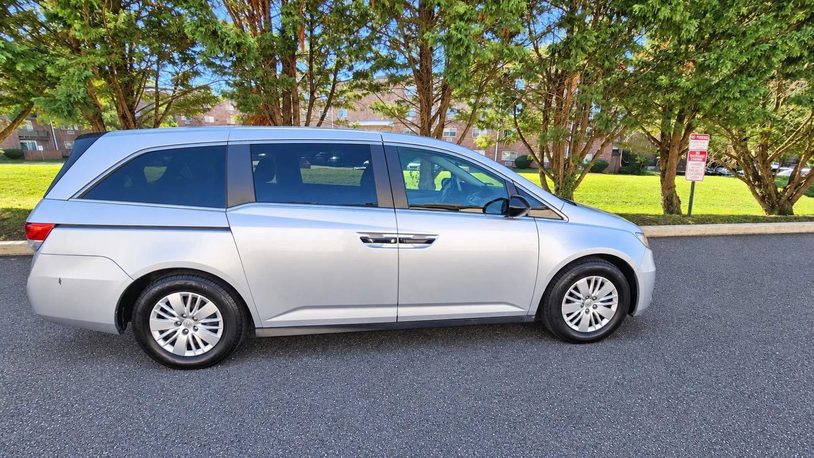 Used 2014 Honda Odyssey LX image 4