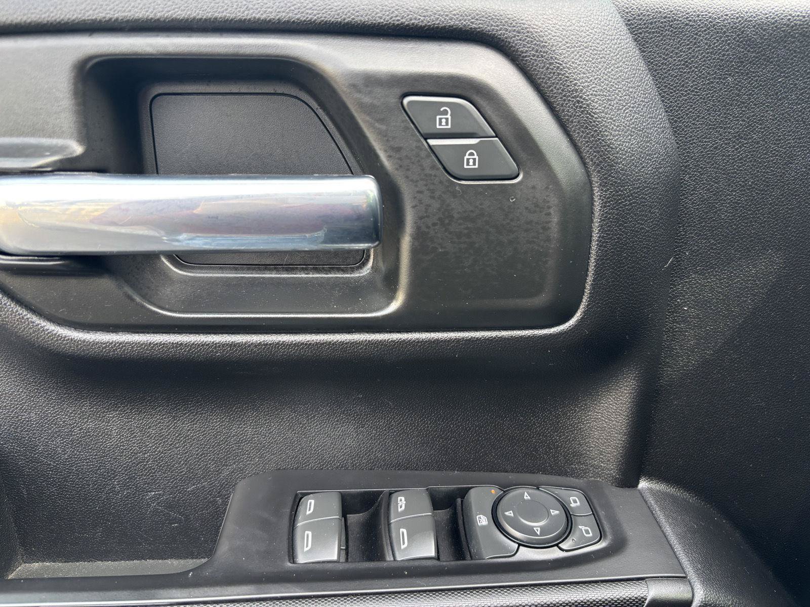 Certified 2022 Chevrolet Silverado 1500 Custom AWD/4WD image 15