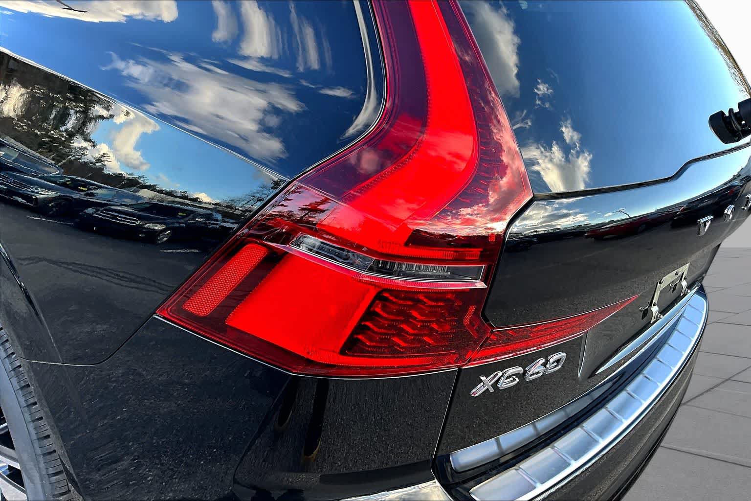 New 2026 Volvo XC60 B5 Plus w/ Protection Package Premier AWD/4WD image 5