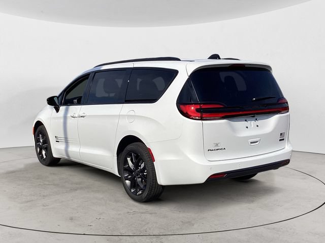 New 2027 Chrysler Pacifica Select AWD/4WD image 3