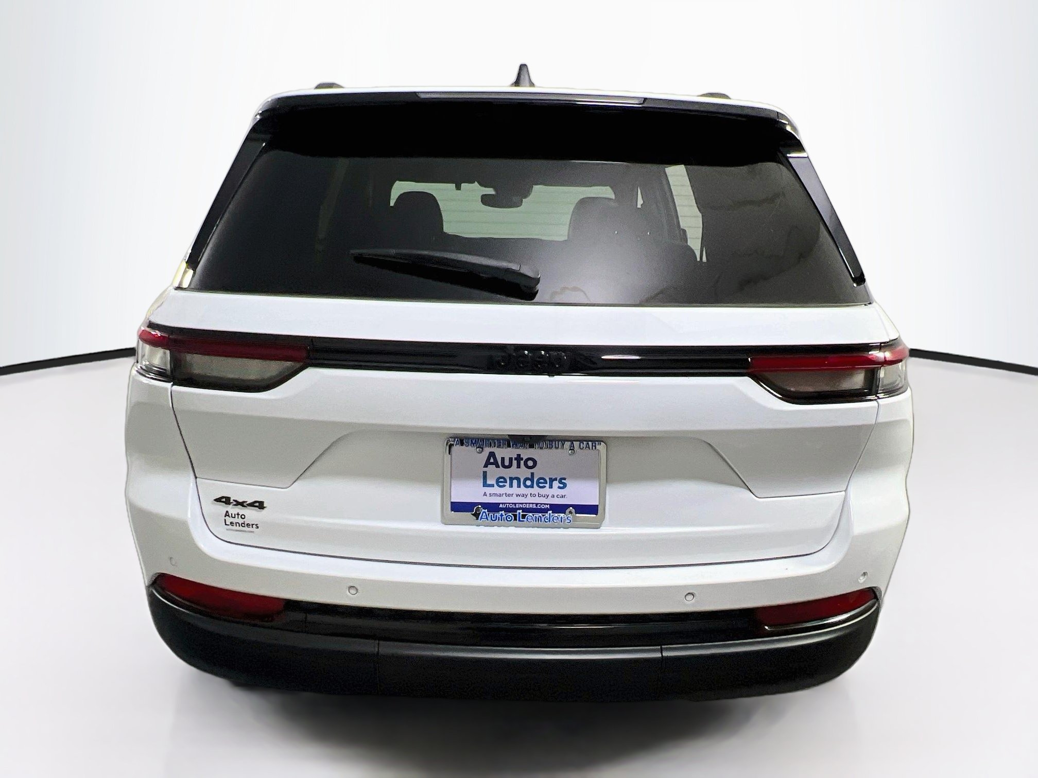 Used 2023 Jeep Grand Cherokee Altitude AWD/4WD image 6