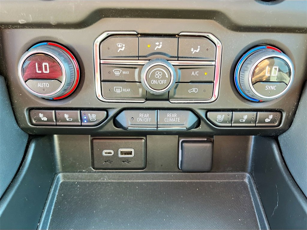 Used 2024 Chevrolet Tahoe High Country image 16