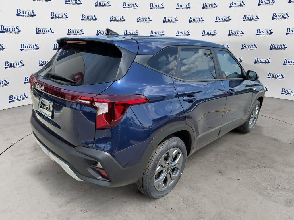 New 2026 Kia Seltos LX FWD image 5