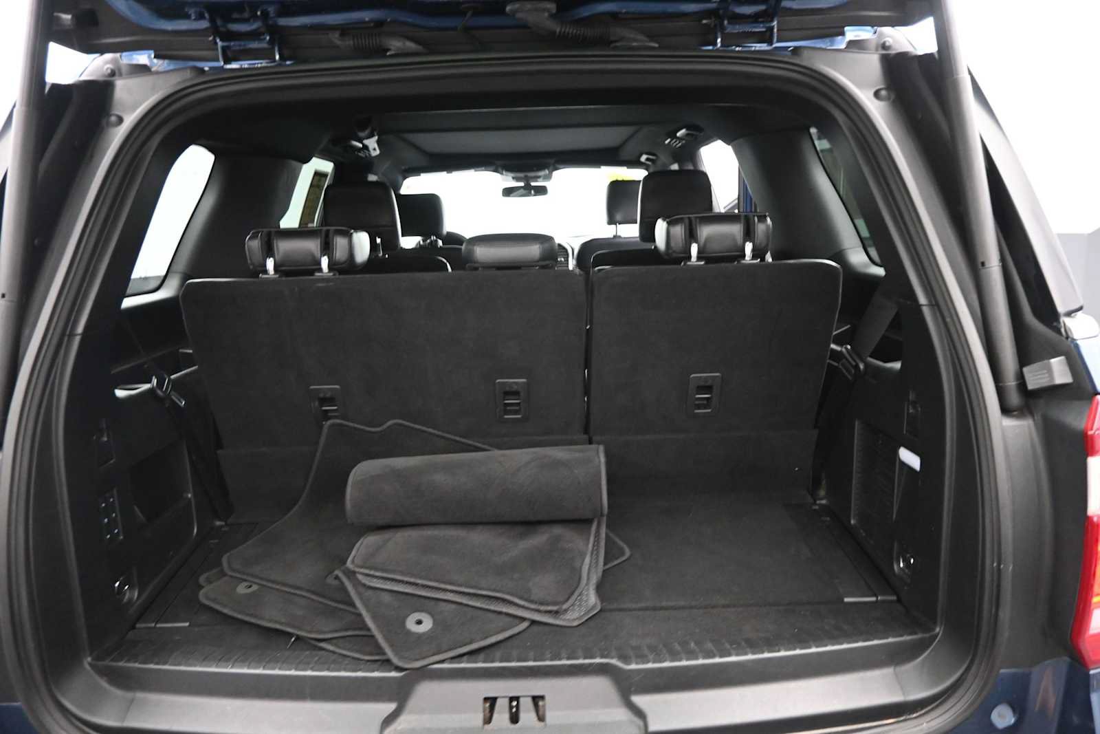 Used 2020 Ford Expedition XLT w/ Equipment Group 202A AWD/4WD image 14