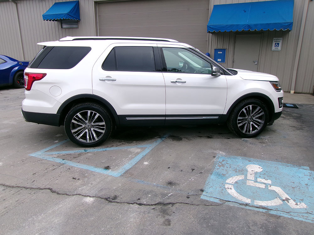 Used 2017 Ford Explorer Platinum AWD/4WD image 6