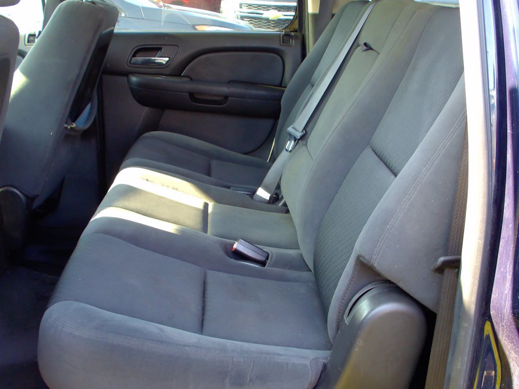 Used 2009 Chevrolet Suburban LS w/ Skid Plate Package AWD/4WD image 12