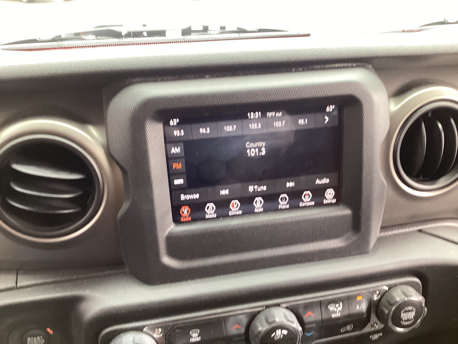Used 2019 Jeep Wrangler Sport AWD/4WD image 11