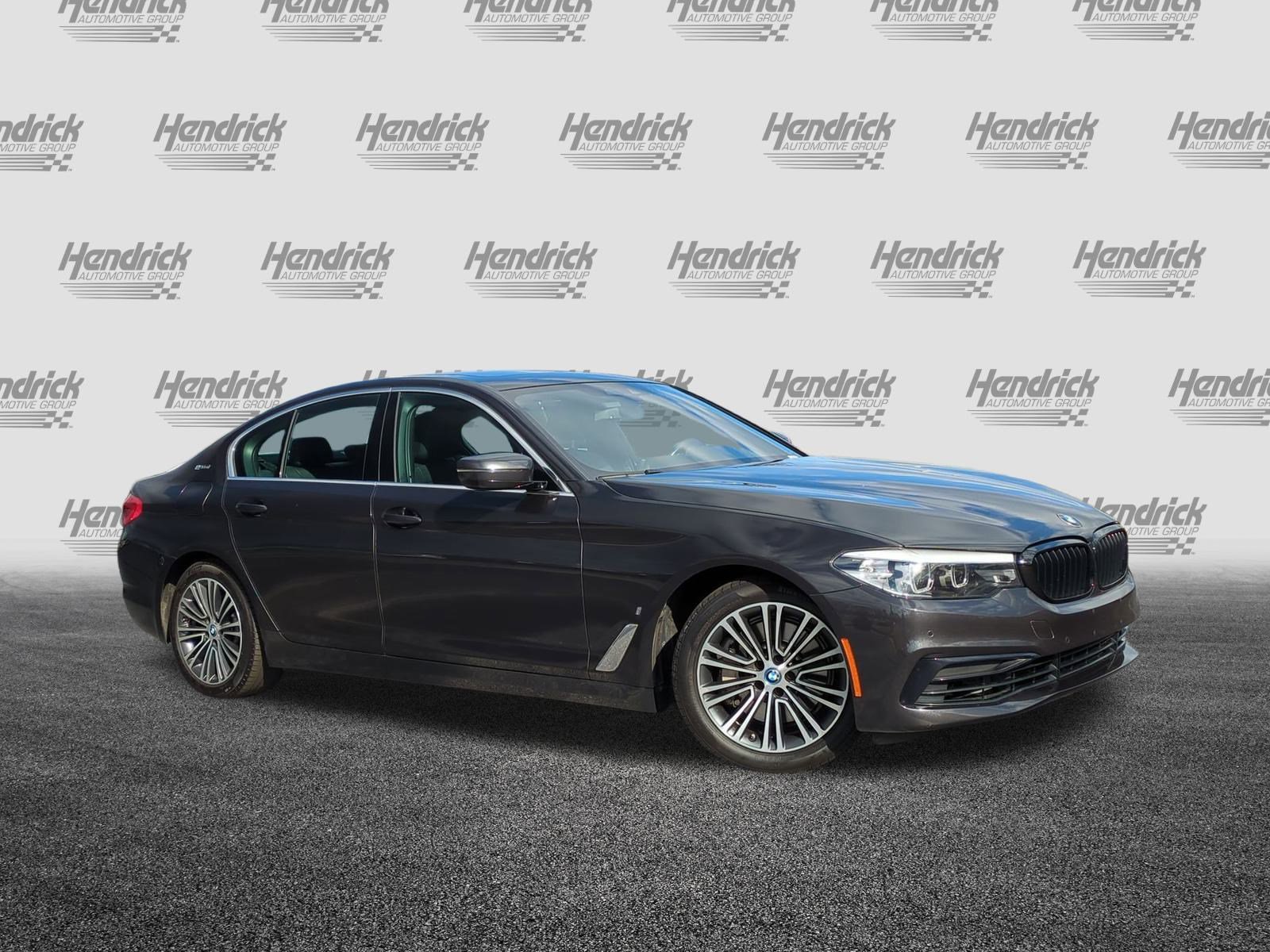Used 2019 BMW 530e image 2