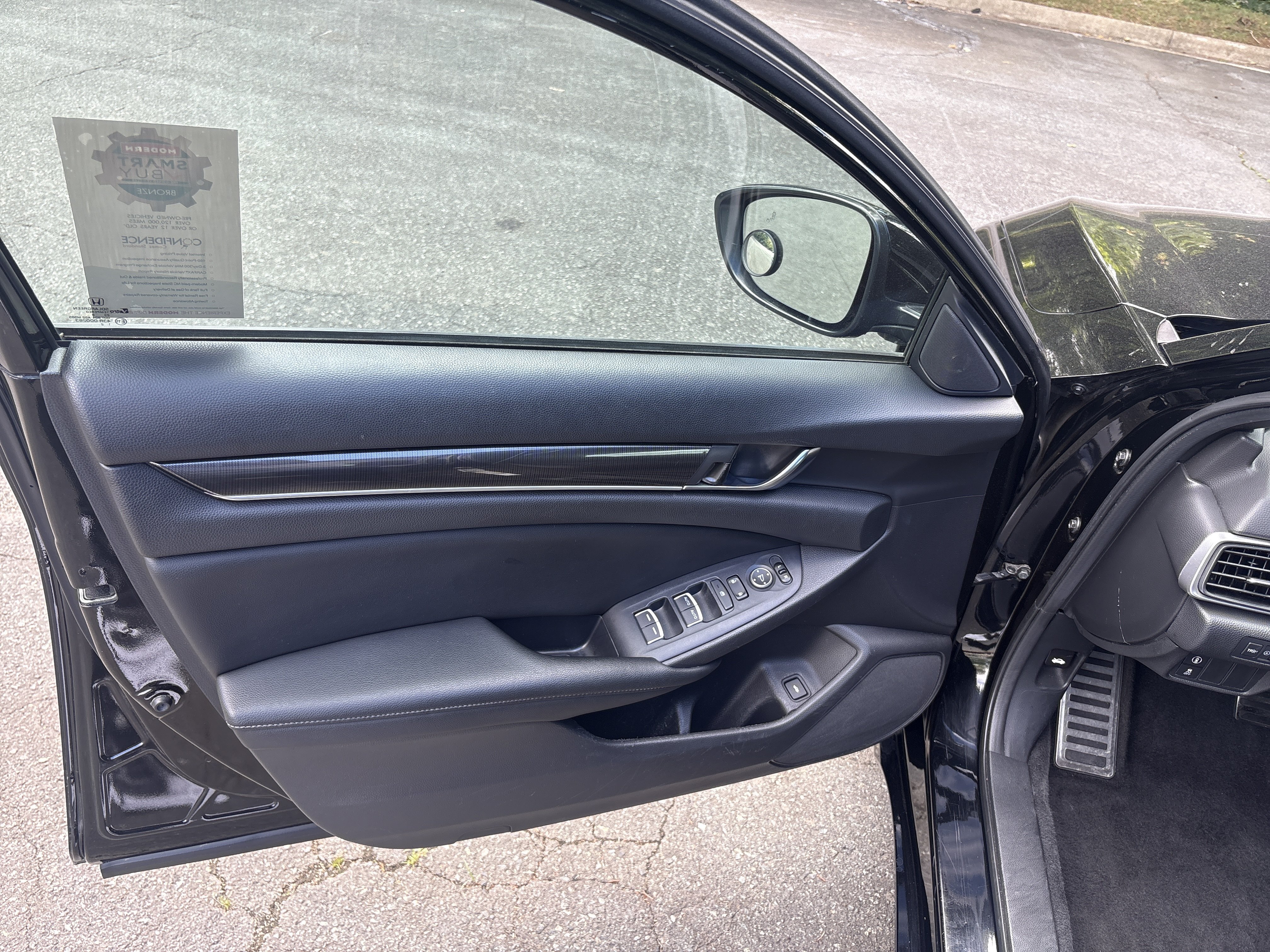 Used 2019 Honda Accord Sport image 9