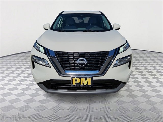 Used 2023 Nissan Rogue SV image 2