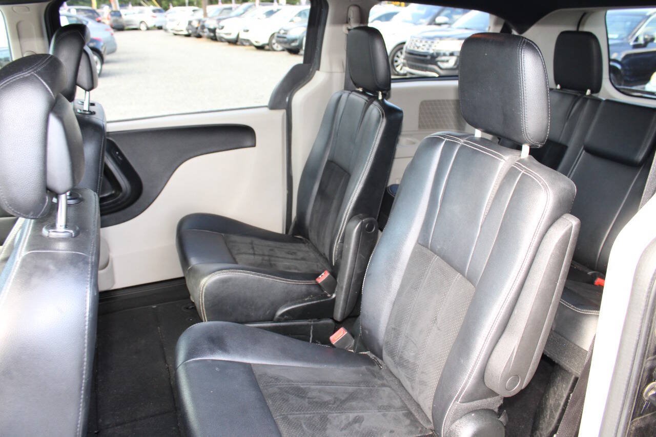 Used 2018 Dodge Grand Caravan SXT FWD image 19