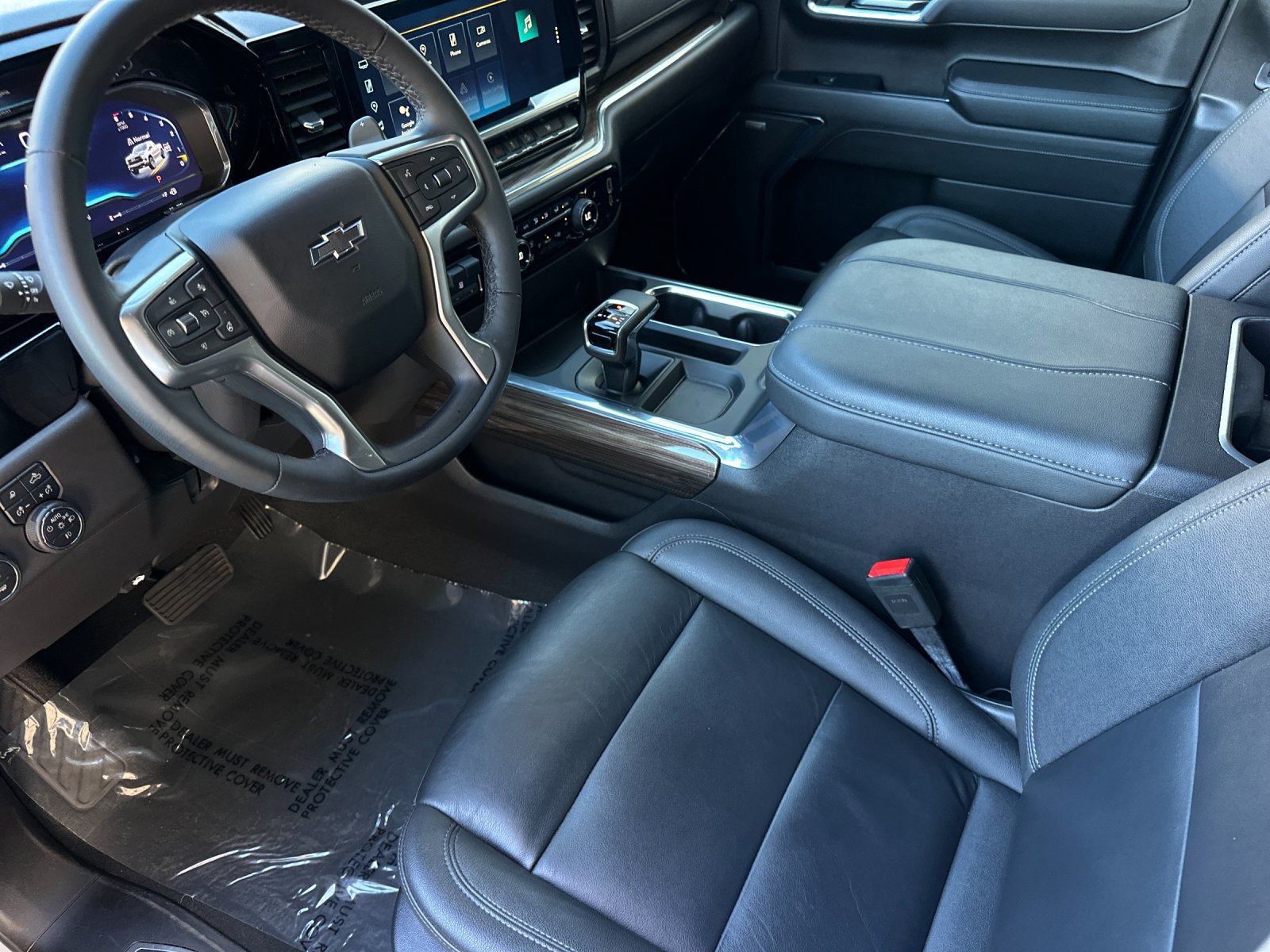 Used 2024 Chevrolet Silverado 1500 LT Trail Boss w/ LT Trail Boss Premium Package AWD/4WD image 9