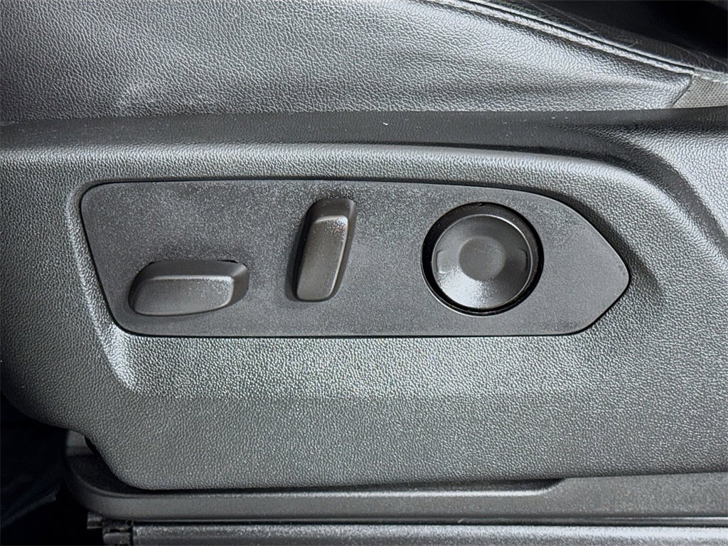 Used 2021 Chevrolet Suburban LT image 22