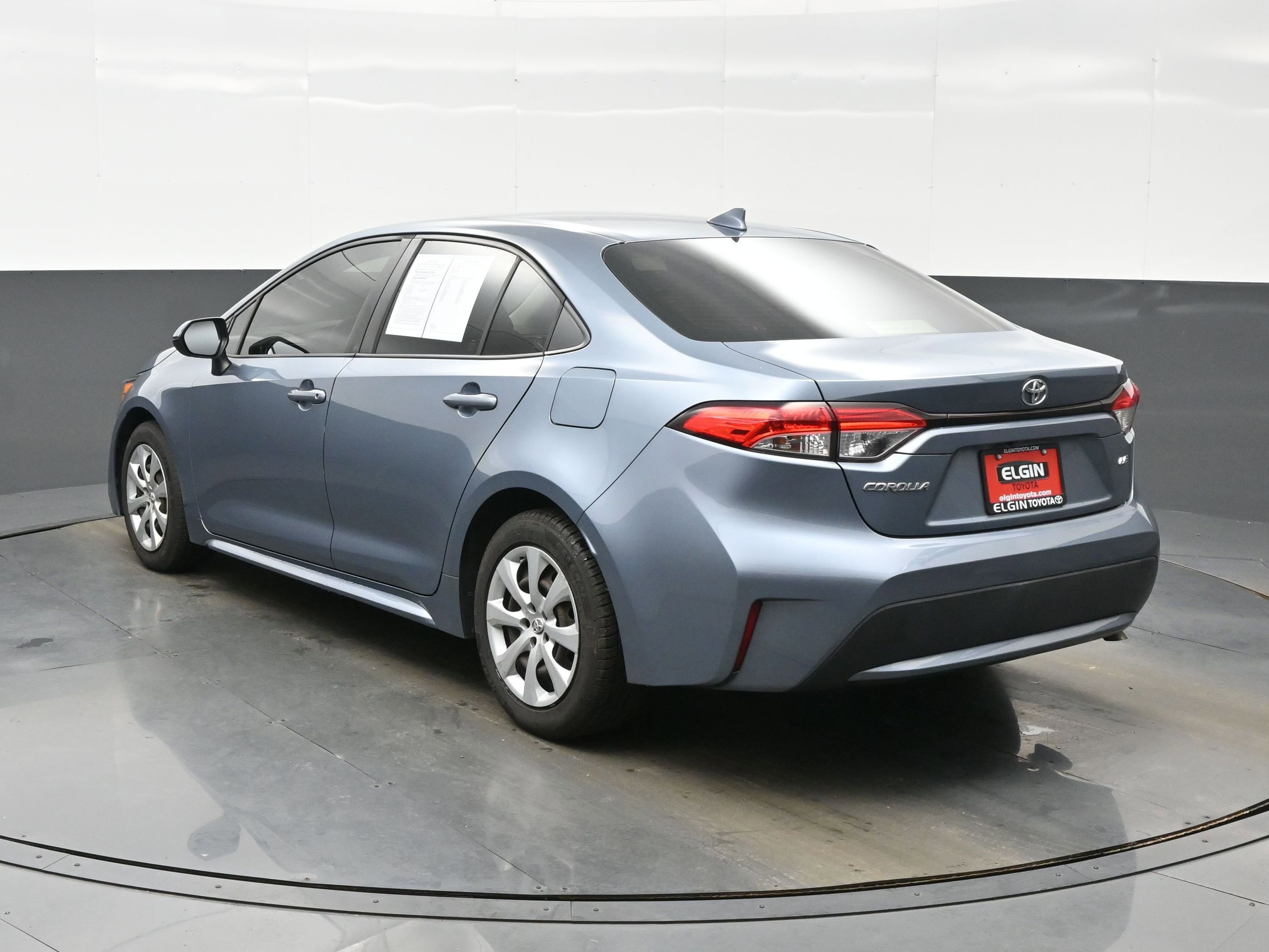 Used 2020 Toyota Corolla LE image 4