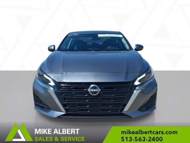 Used 2023 Nissan Altima 2.5 SV FWD image 2