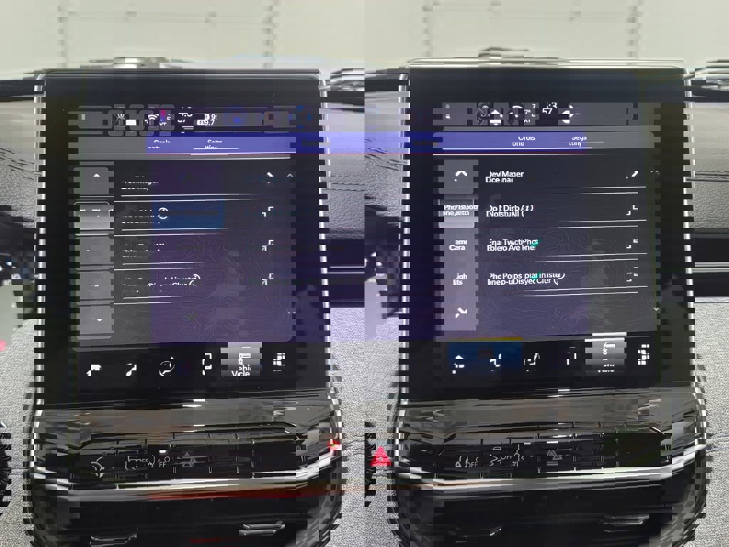 Used 2024 Jeep Compass Latitude image 21