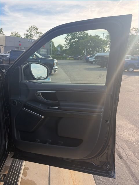 New 2026 Ford Expedition Platinum w/ Stealth Performance Package AWD/4WD image 17