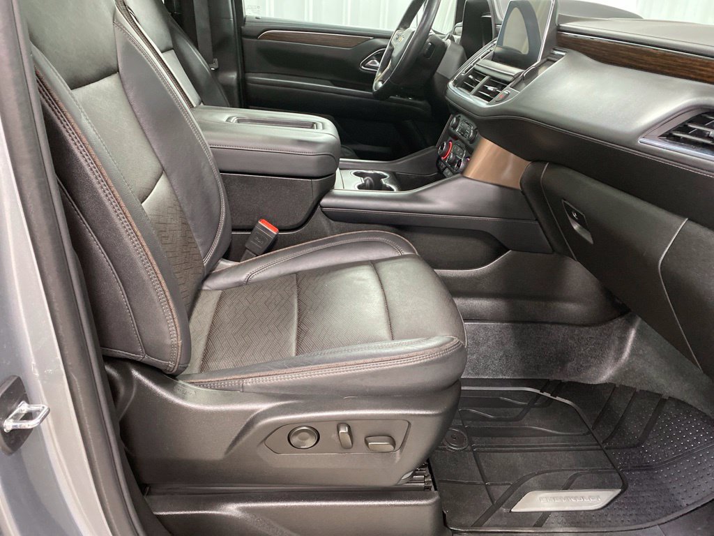 Used 2024 Chevrolet Tahoe High Country w/ Advanced Technology Package AWD/4WD image 32