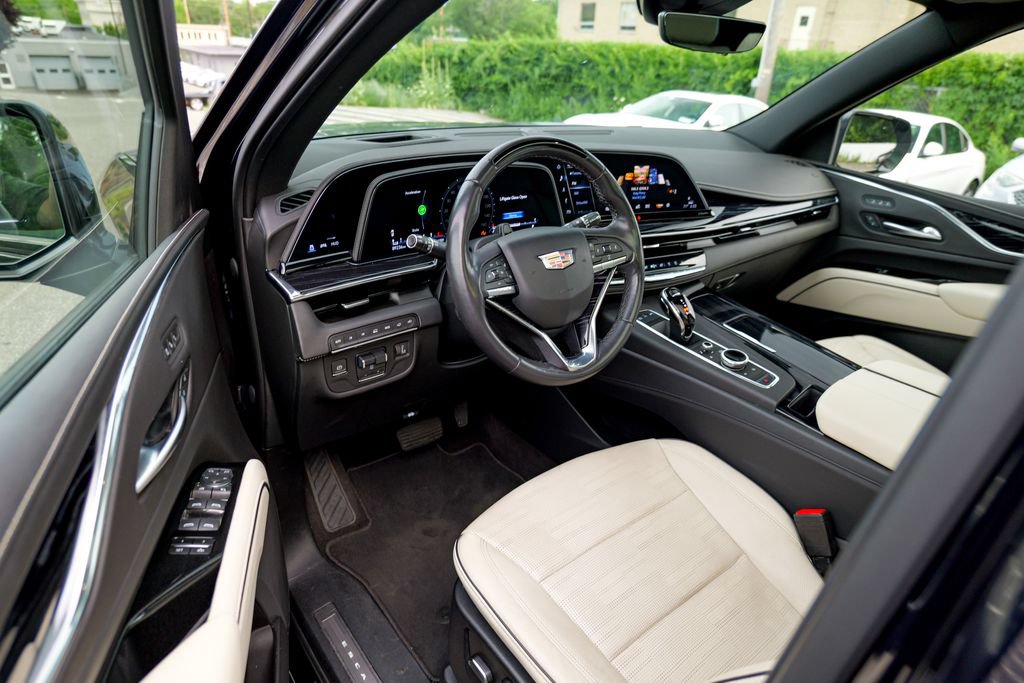 Used 2023 Cadillac Escalade ESV Sport w/ Touring Package AWD/4WD image 16