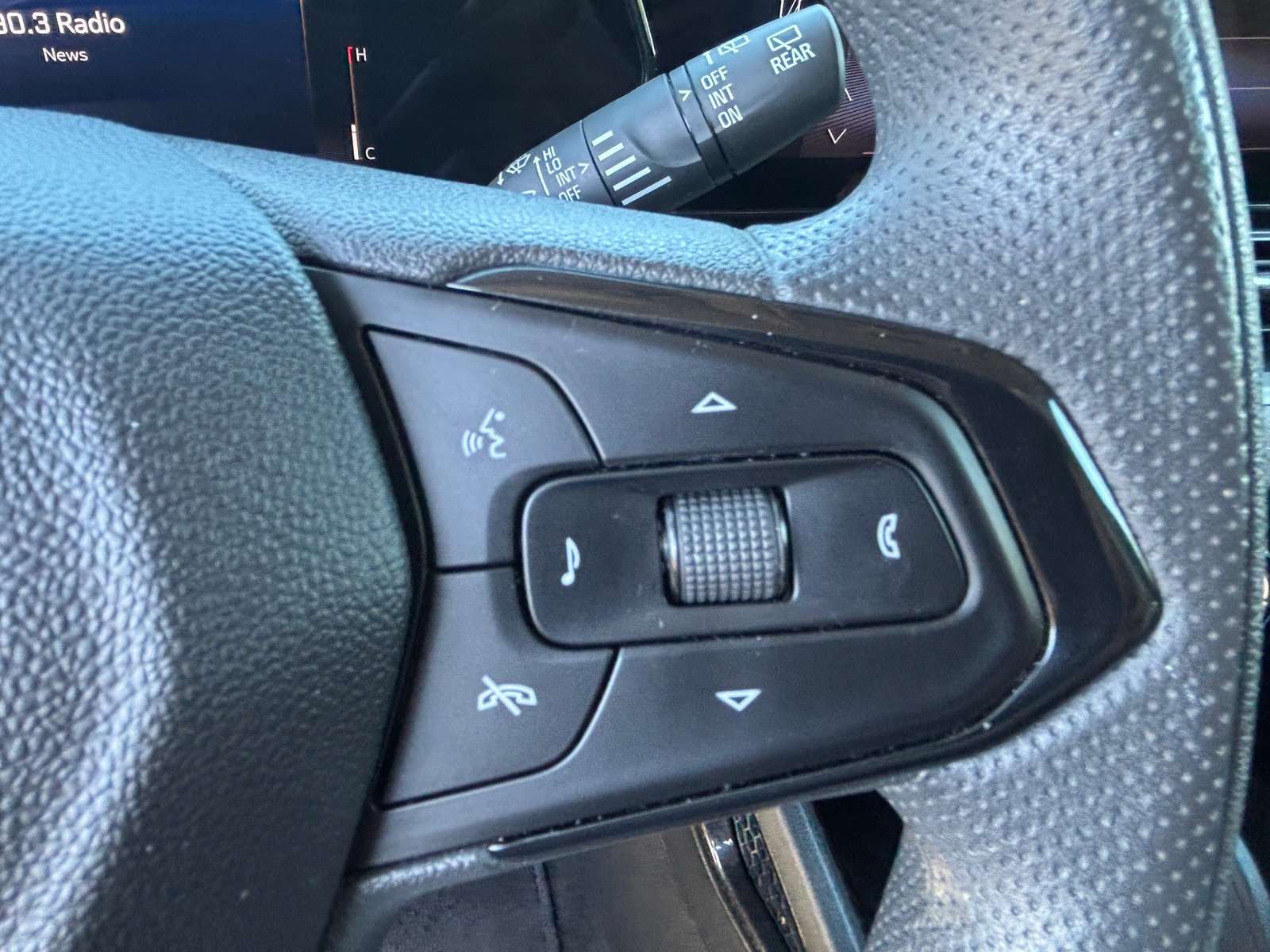 Used 2025 Chevrolet TrailBlazer LT FWD image 23