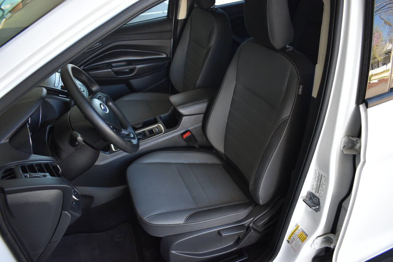 Used 2019 Ford Escape S image 18