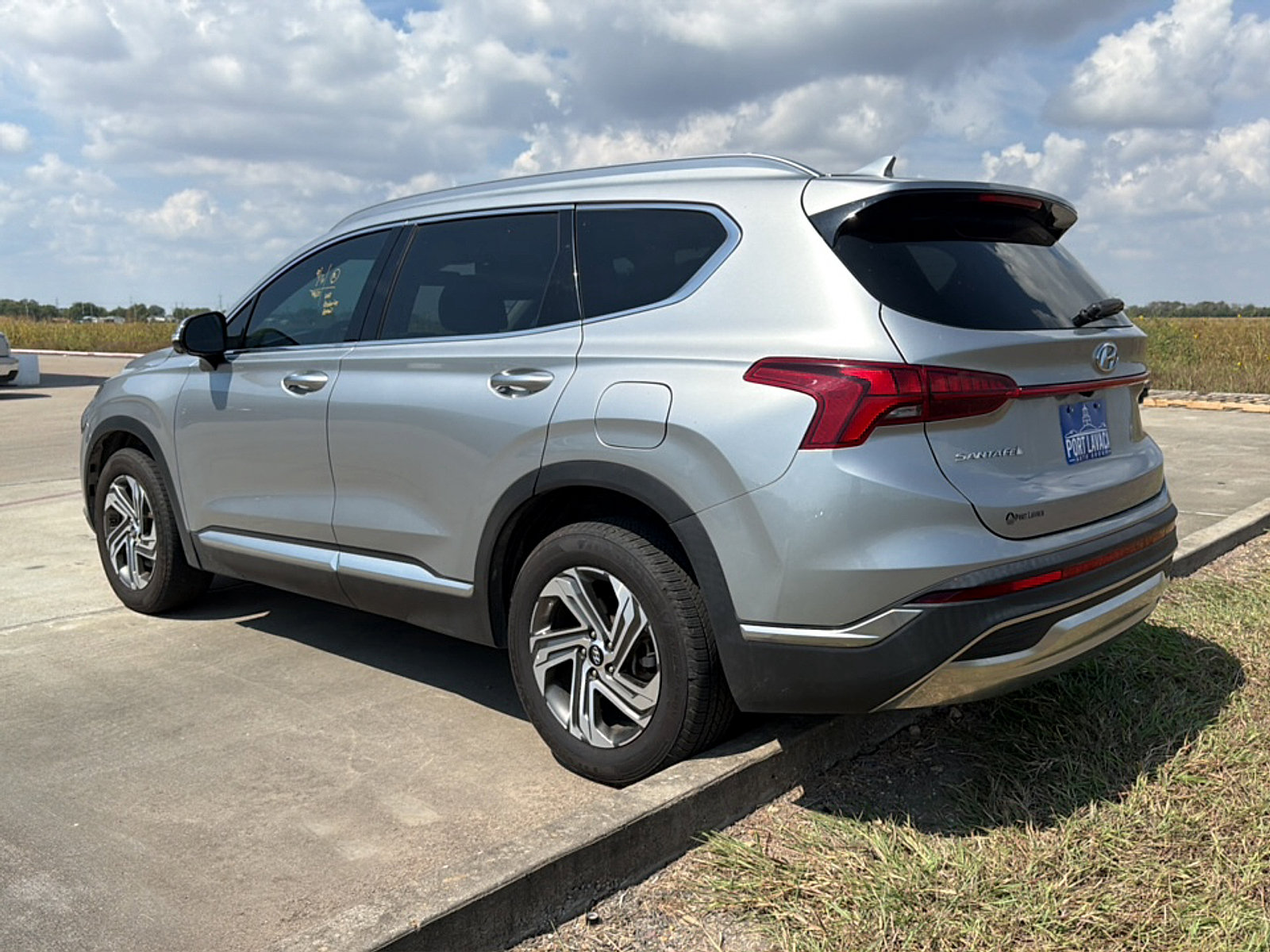 Used 2023 Hyundai Santa Fe SEL w/ Premium Package FWD image 5