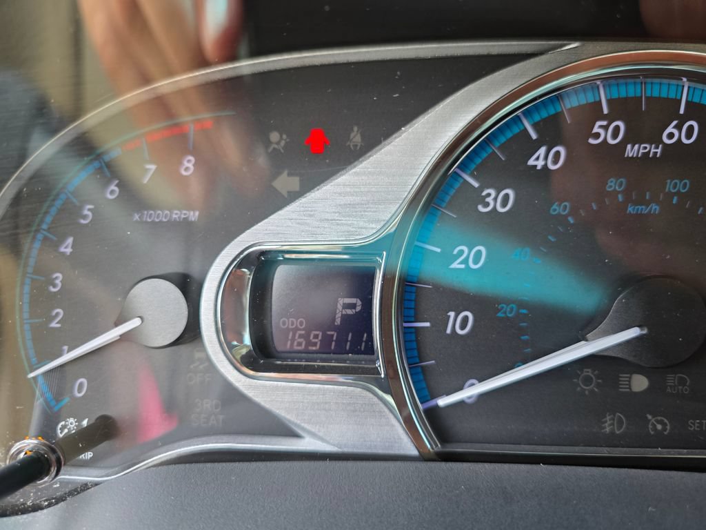 Used 2011 Toyota Sienna XLE FWD image 21