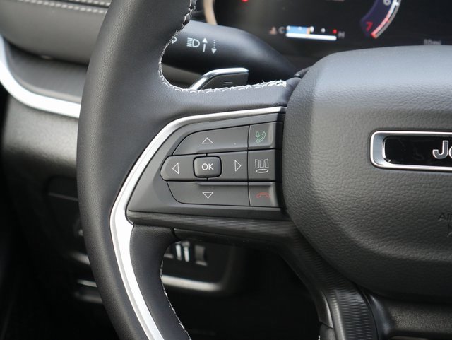 New 2025 Jeep Grand Cherokee L Laredo image 19