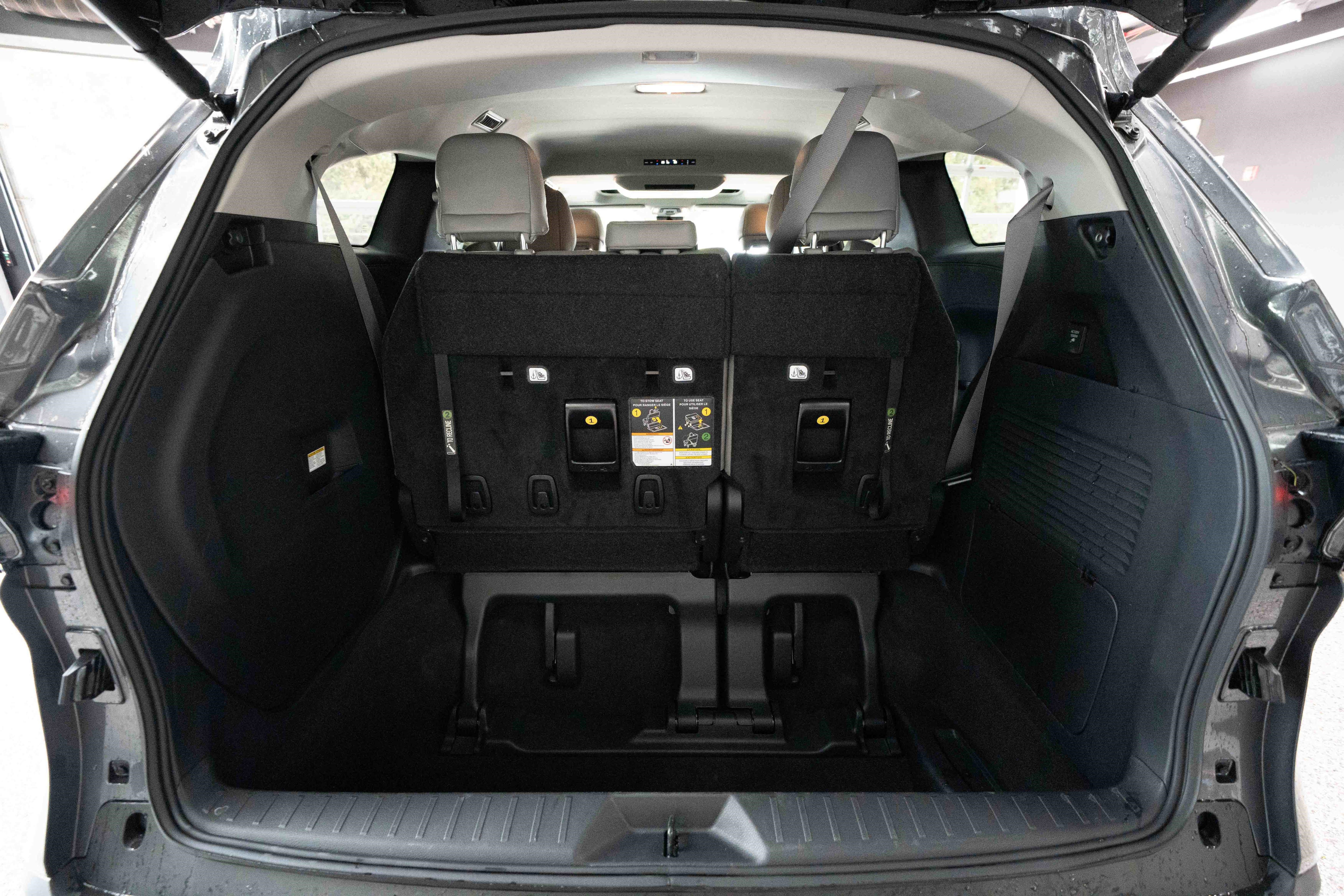 Used 2025 Toyota Sienna XLE w/ XLE Plus Package AWD/4WD image 29