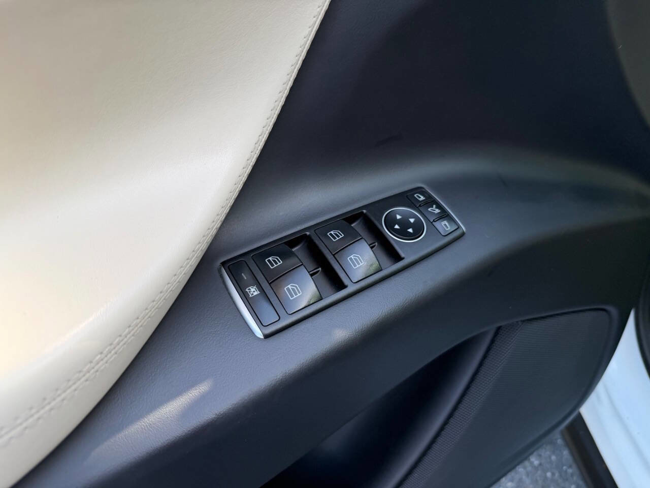 Used 2018 Tesla Model X 100D AWD/4WD image 41