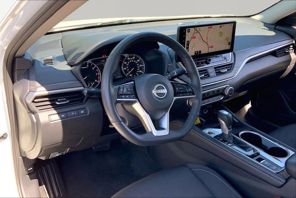 Used 2024 Nissan Altima 2.5 SV w/ SV Premium Package image 12