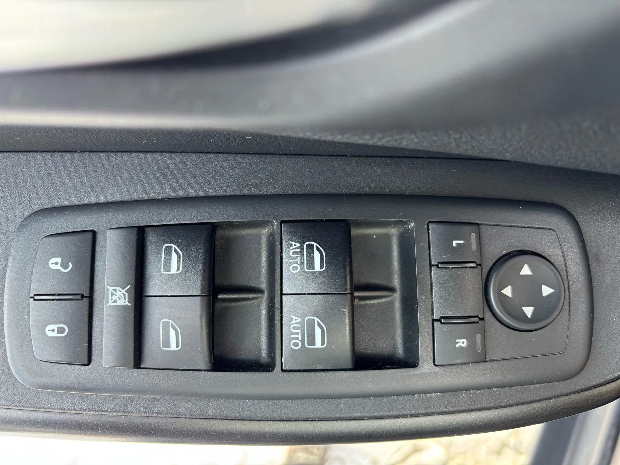 Used 2019 Jeep Cherokee Trailhawk image 20