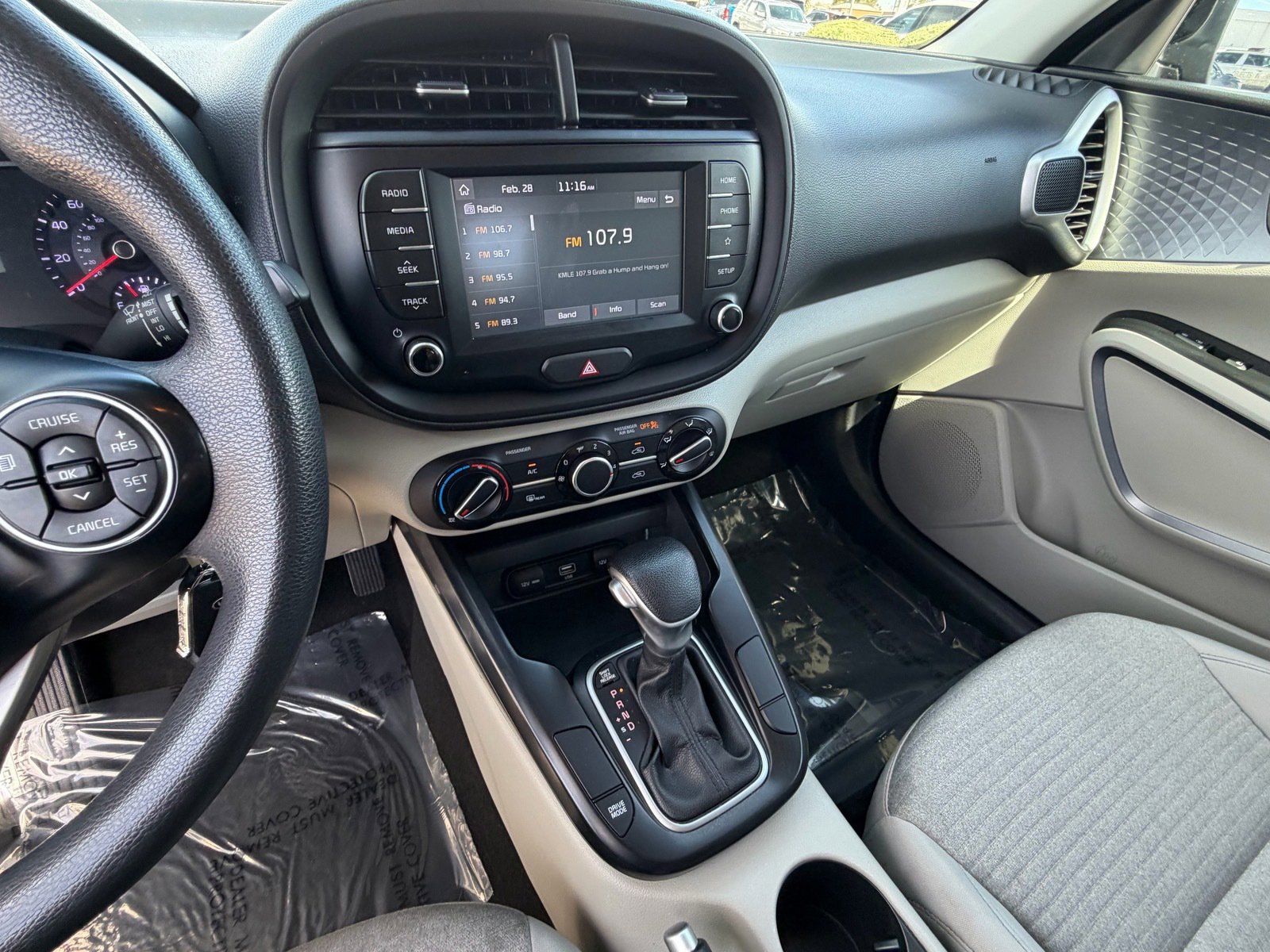 Used 2020 Kia Soul S FWD image 23