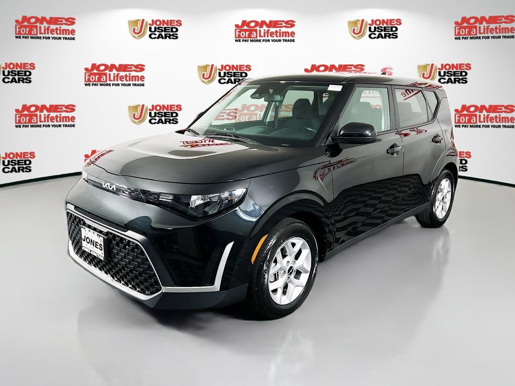 Certified 2023 Kia Soul LX w/ LX Technology Package FWD image 12
