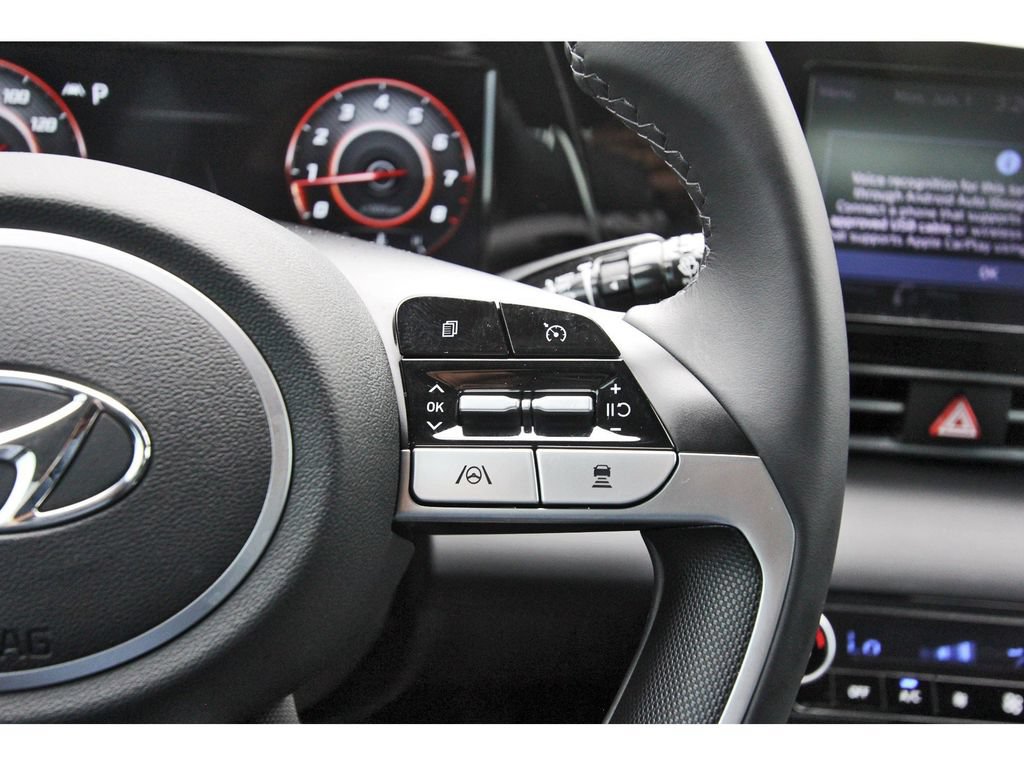 Certified 2022 Hyundai Elantra SEL w/ Convenience + Premium Package FWD image 19