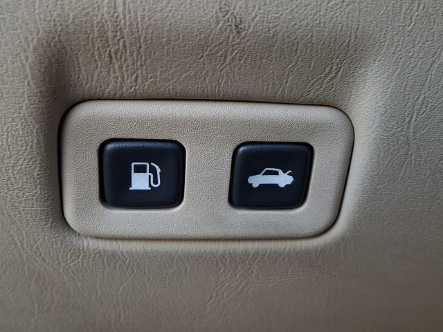 Used 2008 Cadillac XLR image 29