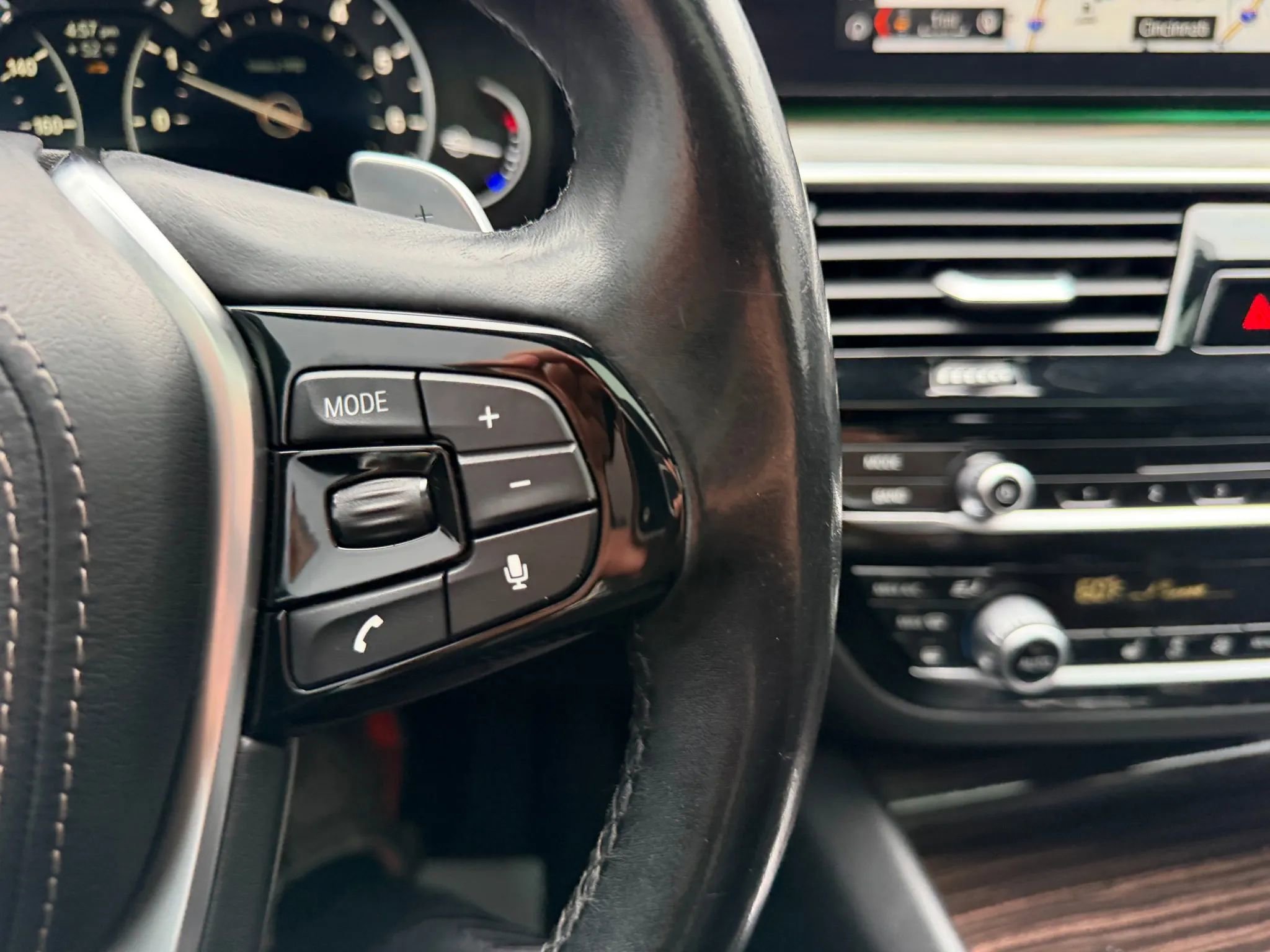 Used 2018 BMW 540i xDrive w/ Premium Package image 25