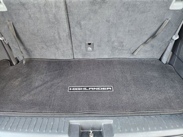 Used 2022 Toyota Highlander XLE AWD/4WD image 31