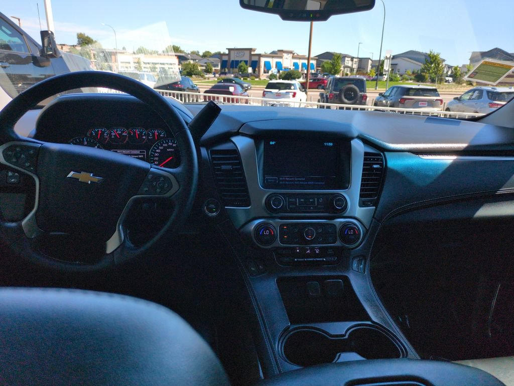 Used 2018 Chevrolet Tahoe LT w/ Luxury Package AWD/4WD image 12