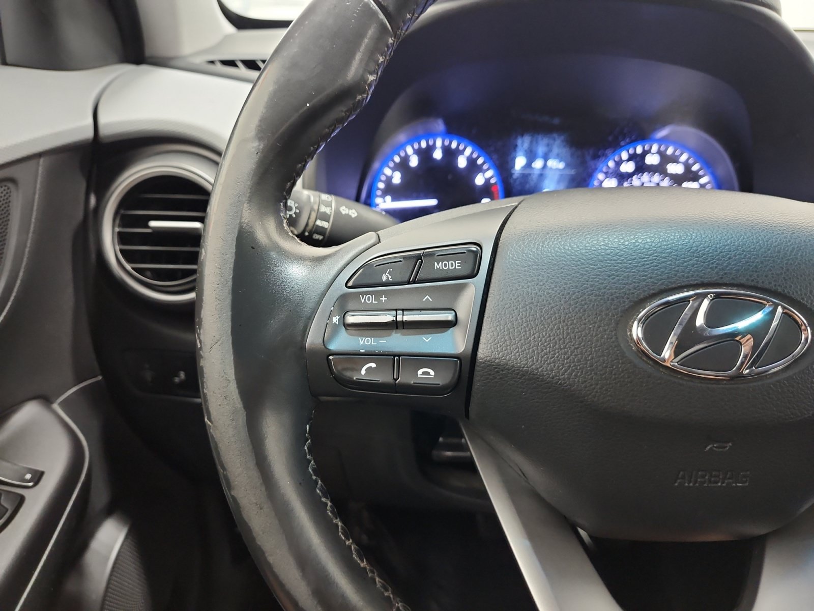Used 2018 Hyundai Kona SEL AWD/4WD image 17