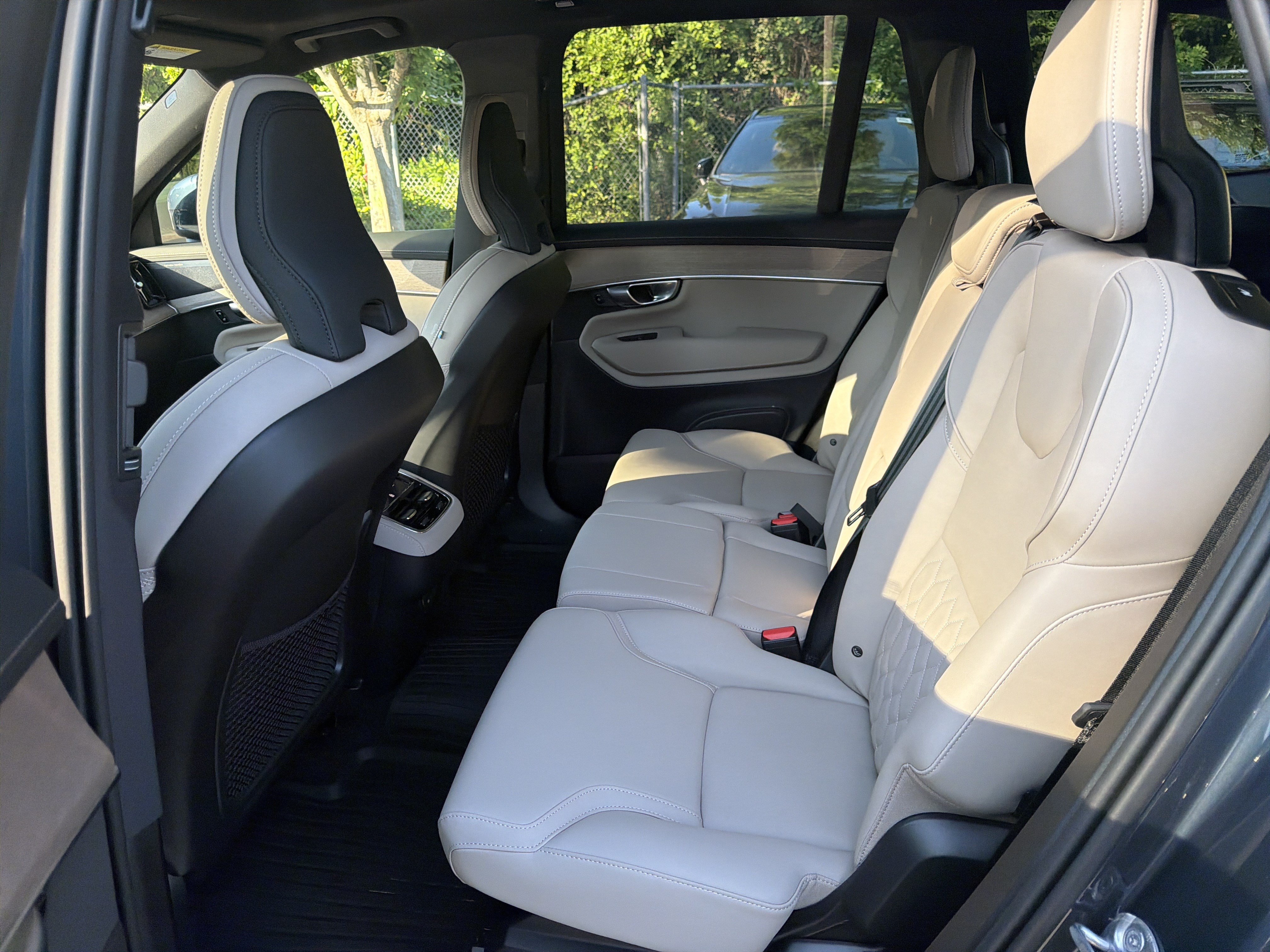 Certified 2026 Volvo XC90 B6 Plus w/ Protection Package Premier AWD/4WD image 32