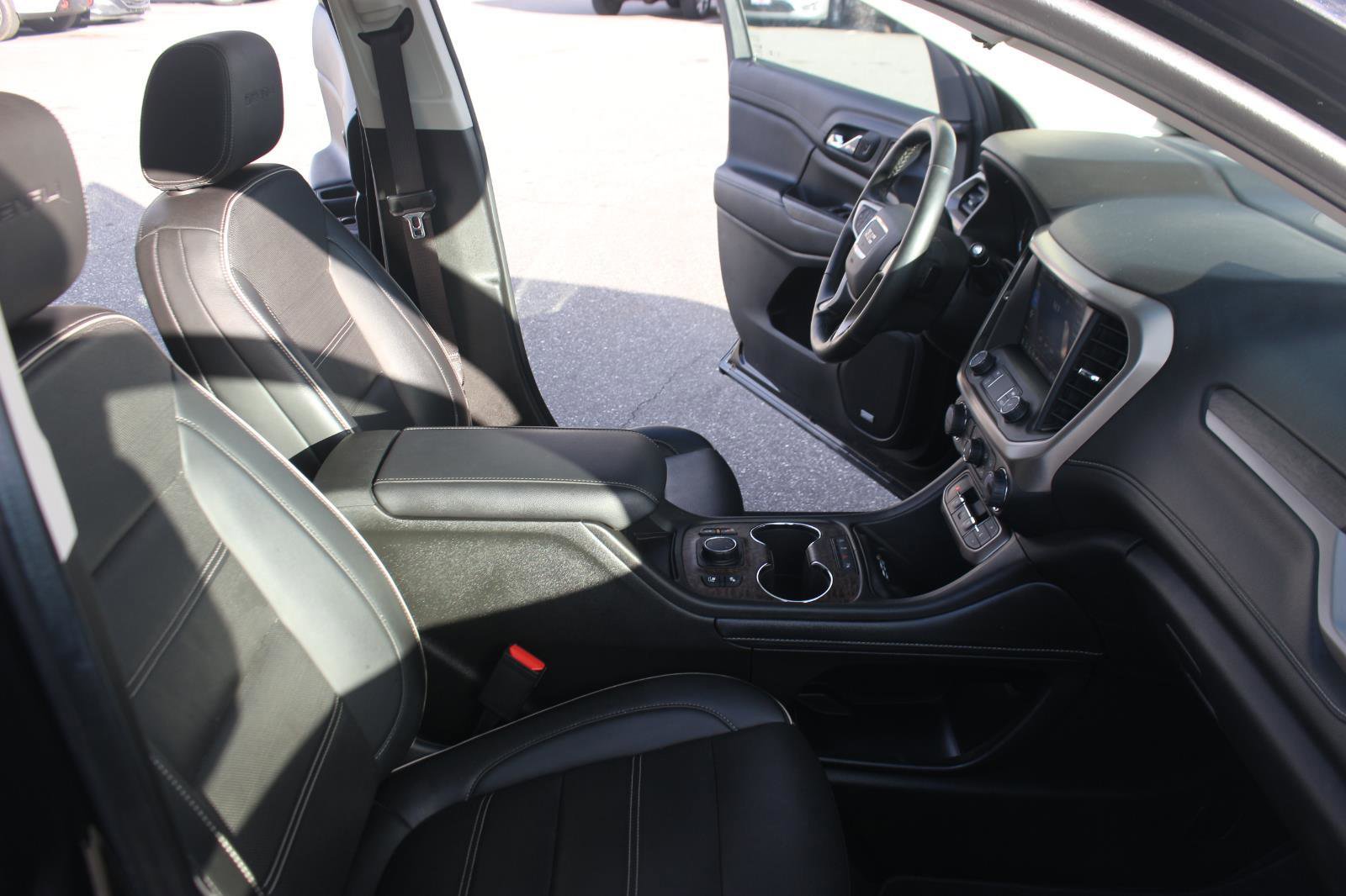 Used 2023 GMC Acadia Denali w/ Black Diamond Edition image 35