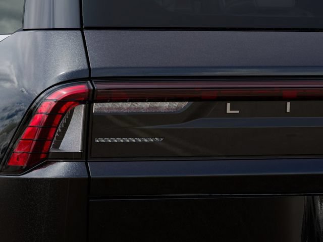 New 2027 Lincoln Navigator Premiere RWD image 21