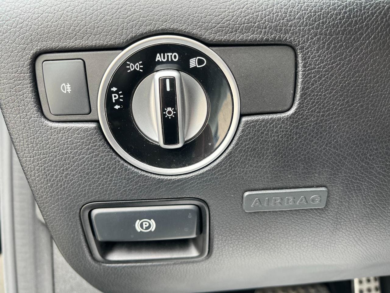 Used 2012 Mercedes-Benz SLK 350 image 26