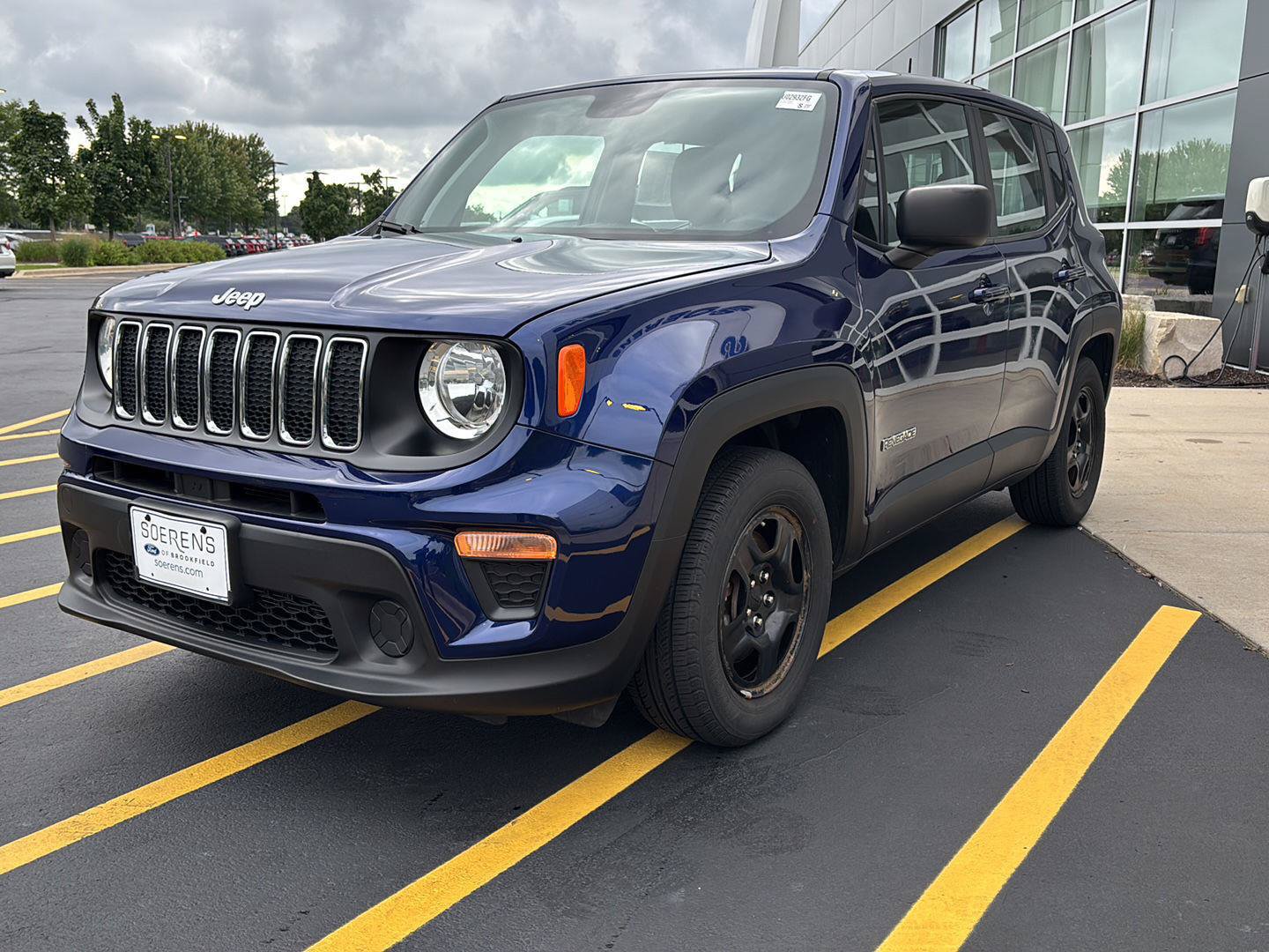 Used 2019 Jeep Renegade Sport FWD image 3