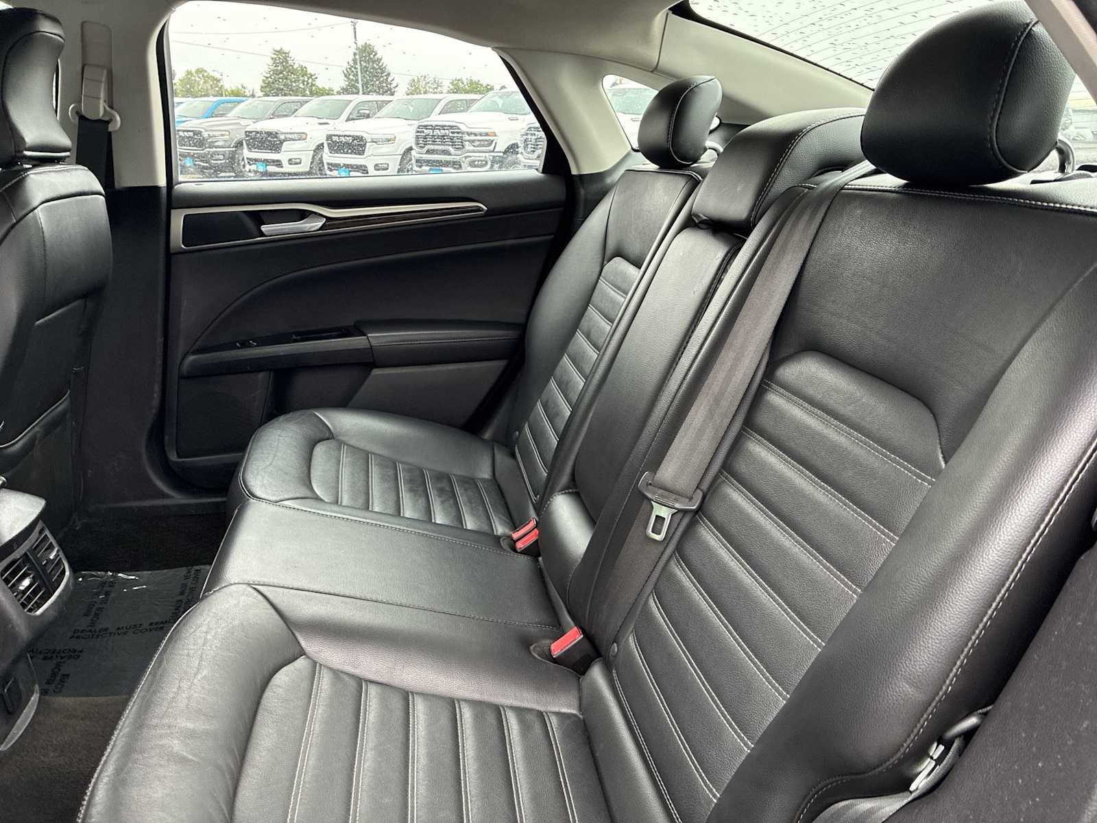 Used 2015 Ford Fusion SE w/ Equipment Group 202A FWD image 23