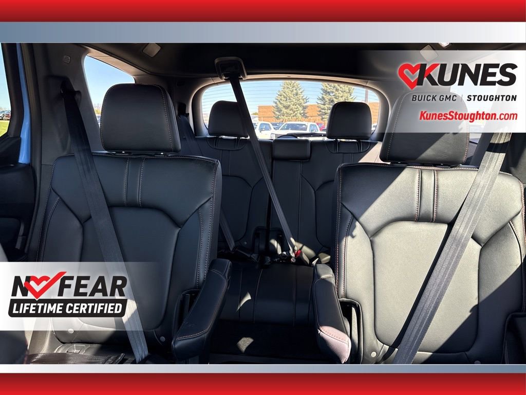 Used 2025 Honda Pilot TrailSport image 38