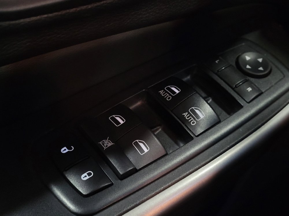 Used 2019 Jeep Cherokee Limited AWD/4WD image 27