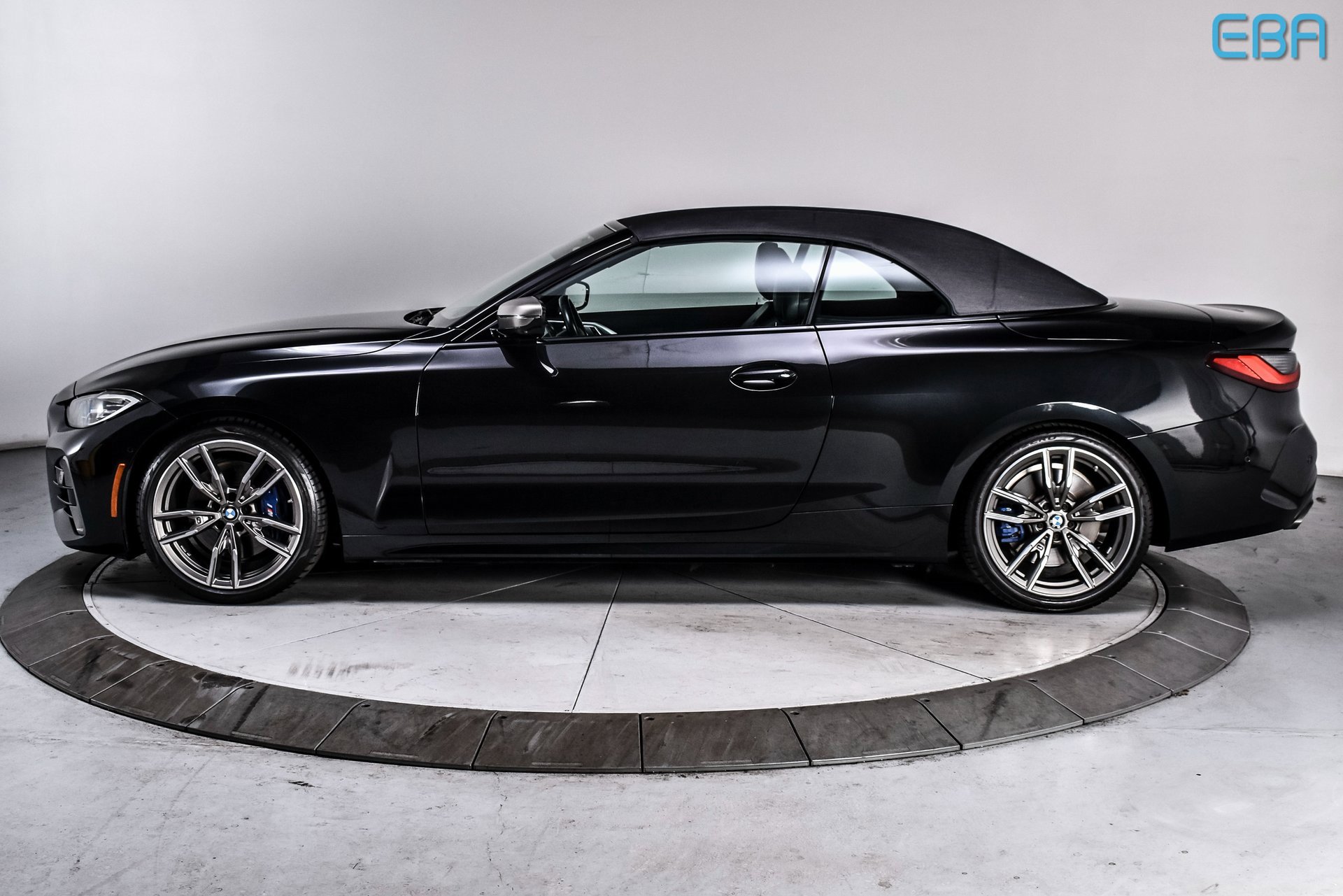Used 2023 BMW M440i Convertible w/ Premium Package image 5