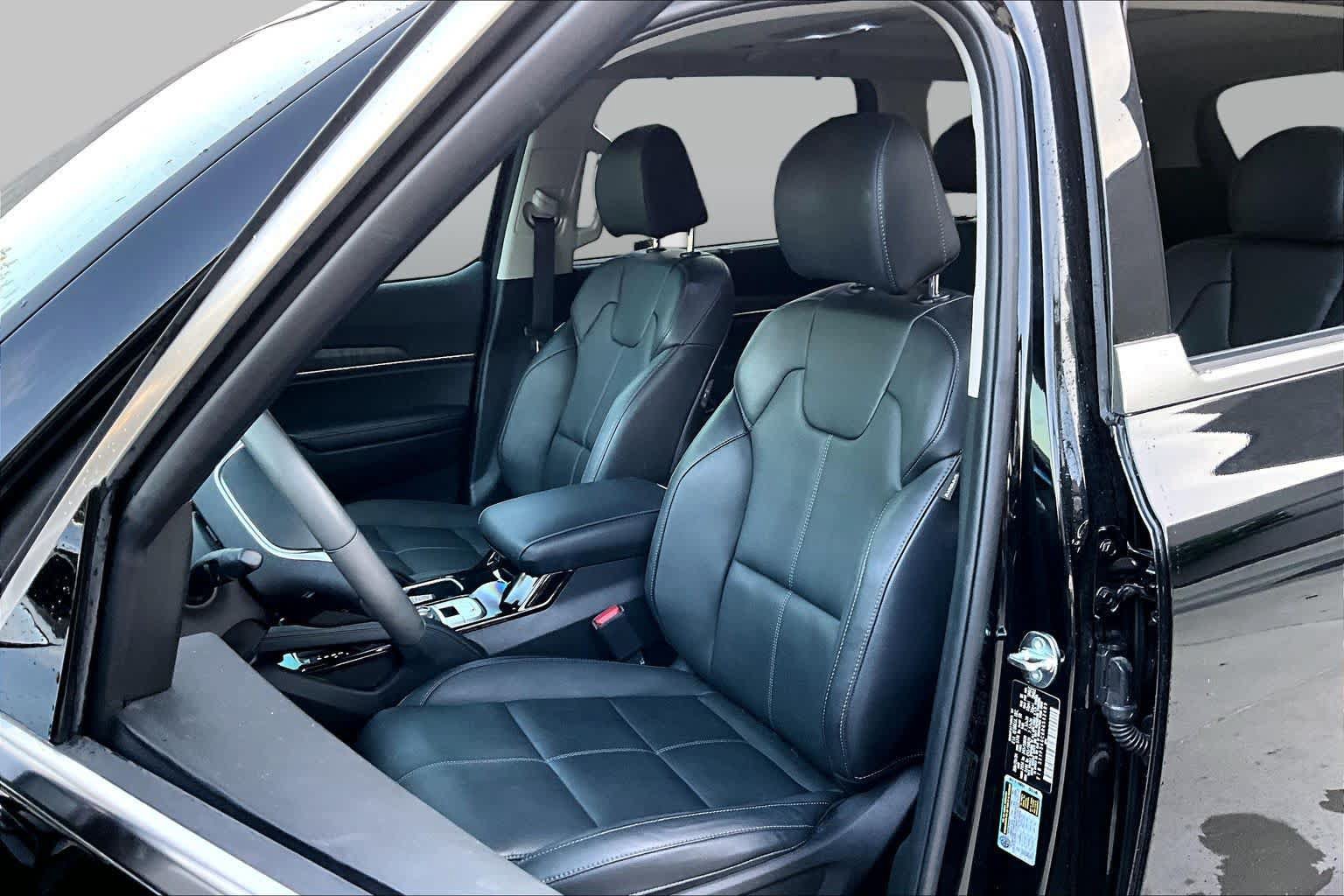 Used 2024 Kia Telluride SX FWD image 8